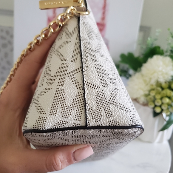 *SOLD* Authentic Michael Kors Cindy Stripe Dome Crossbody - Picture 14 of 15